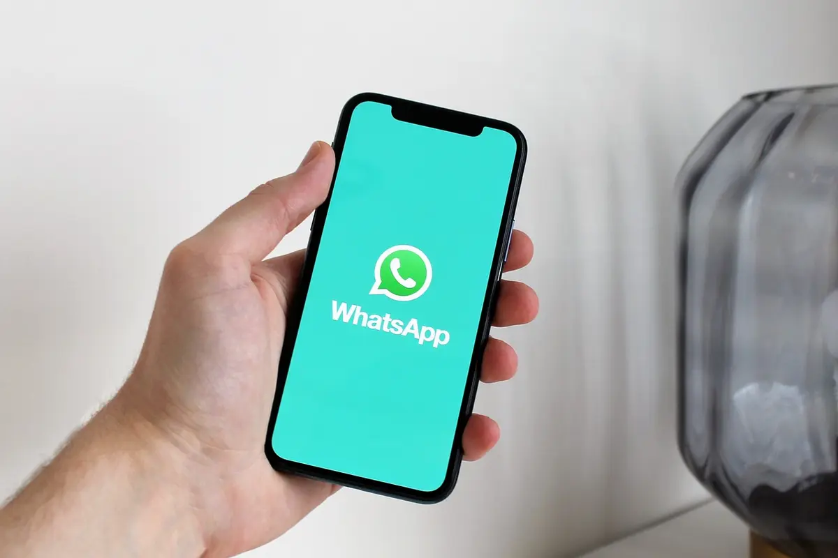 Como personalizar WhatsApp e Instagram com letras diferentes, símbolos e figurinhas